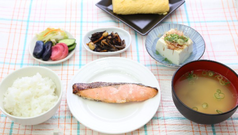 �ނ��݉��P�ɂ͉��������炵�A�h�{�o�����X�𐮂��邱�Ƃ��厖