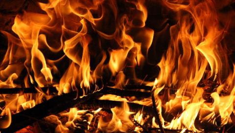 �����ׂ�����T�v��,���b����͔R�Đ�����I��